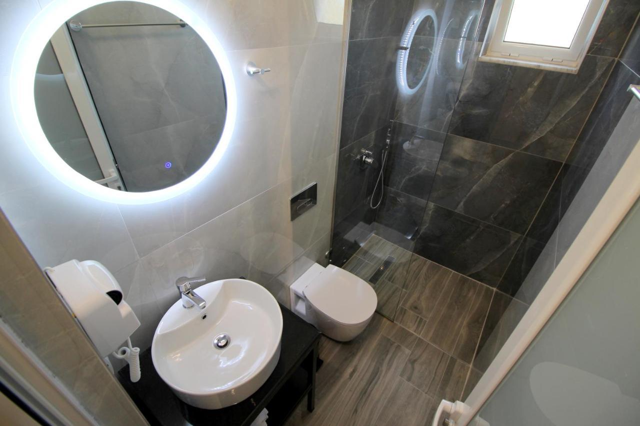 Hotel Villa Ambra Ksamil Esterno foto