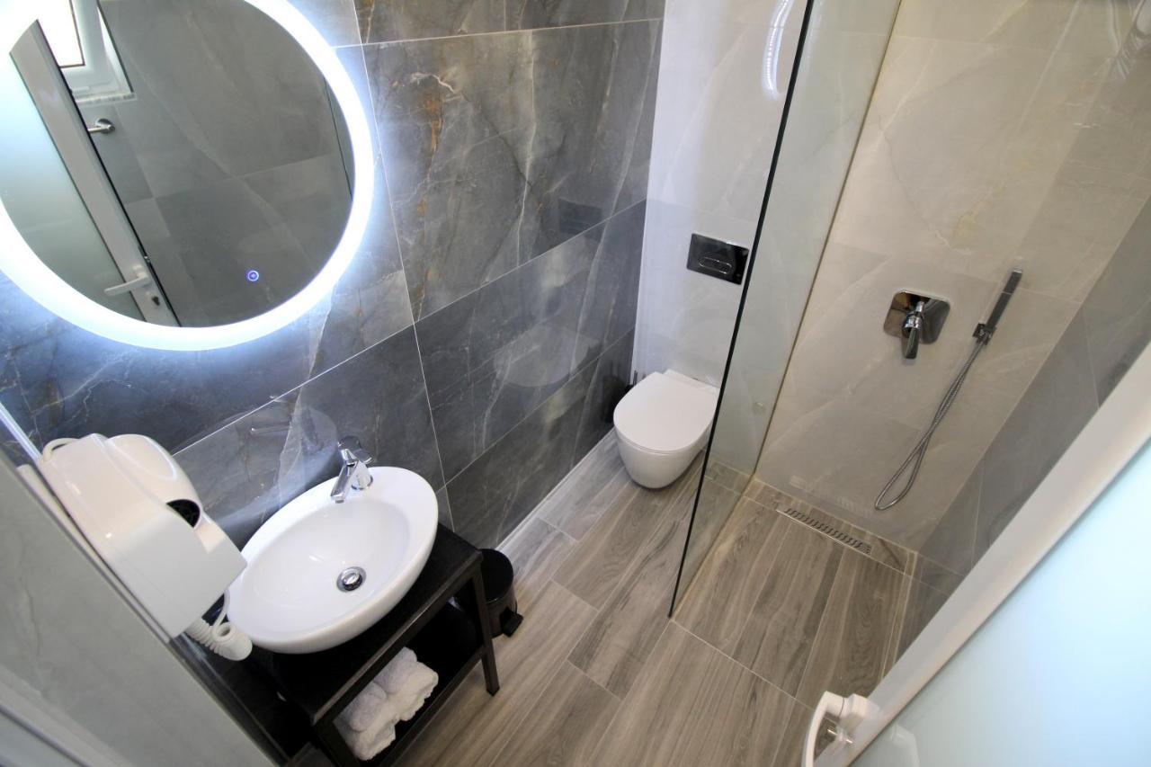 Hotel Villa Ambra Ksamil Esterno foto