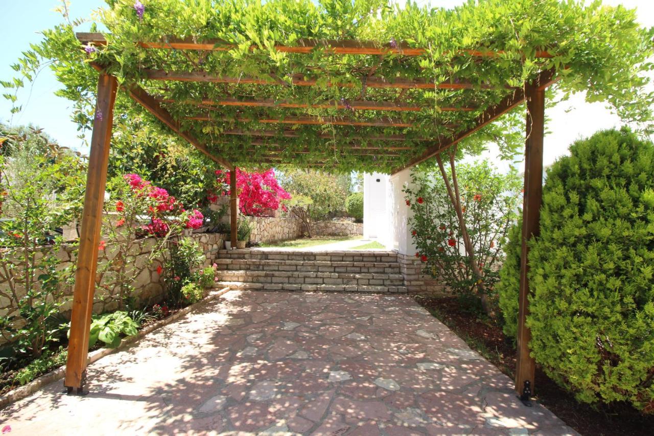 Hotel Villa Ambra Ksamil Esterno foto