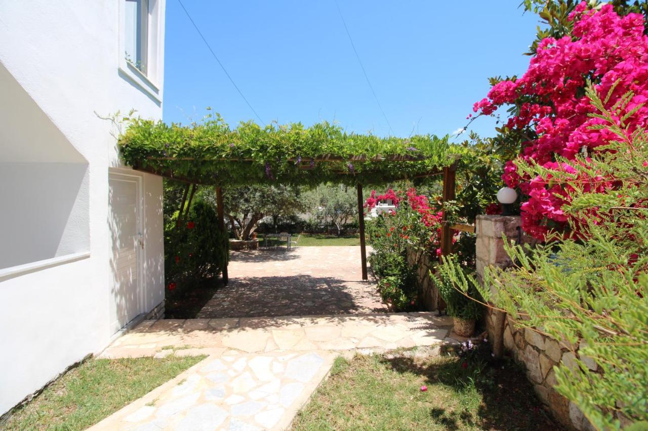 Hotel Villa Ambra Ksamil Esterno foto
